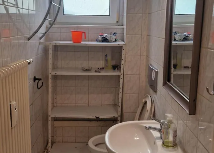 Rathenaustrasse Hostel *